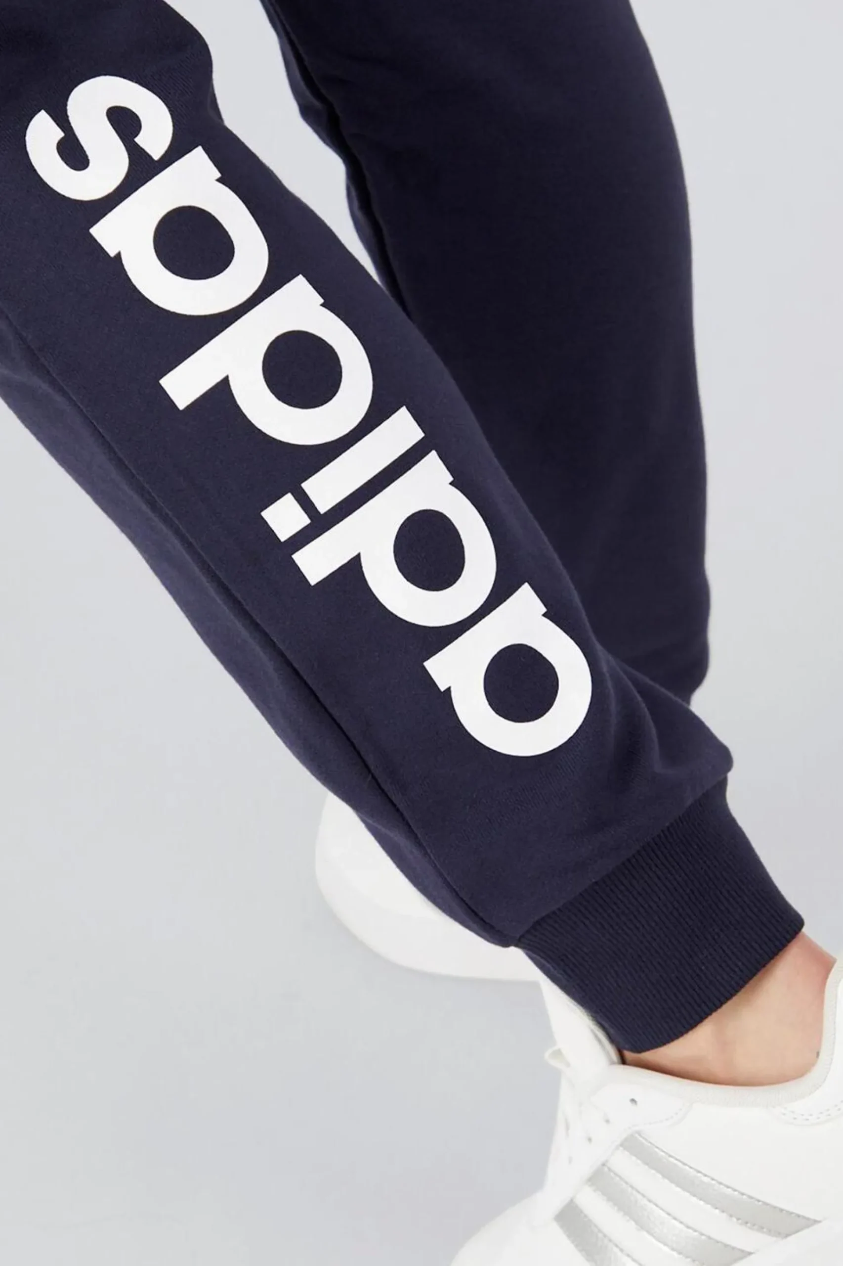 adidas Essentials Linear