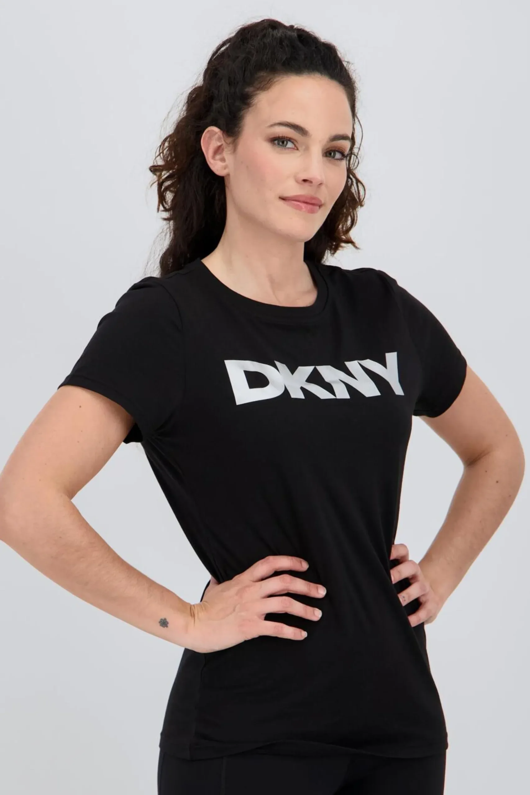 Camiseta Manga Corta DKNY