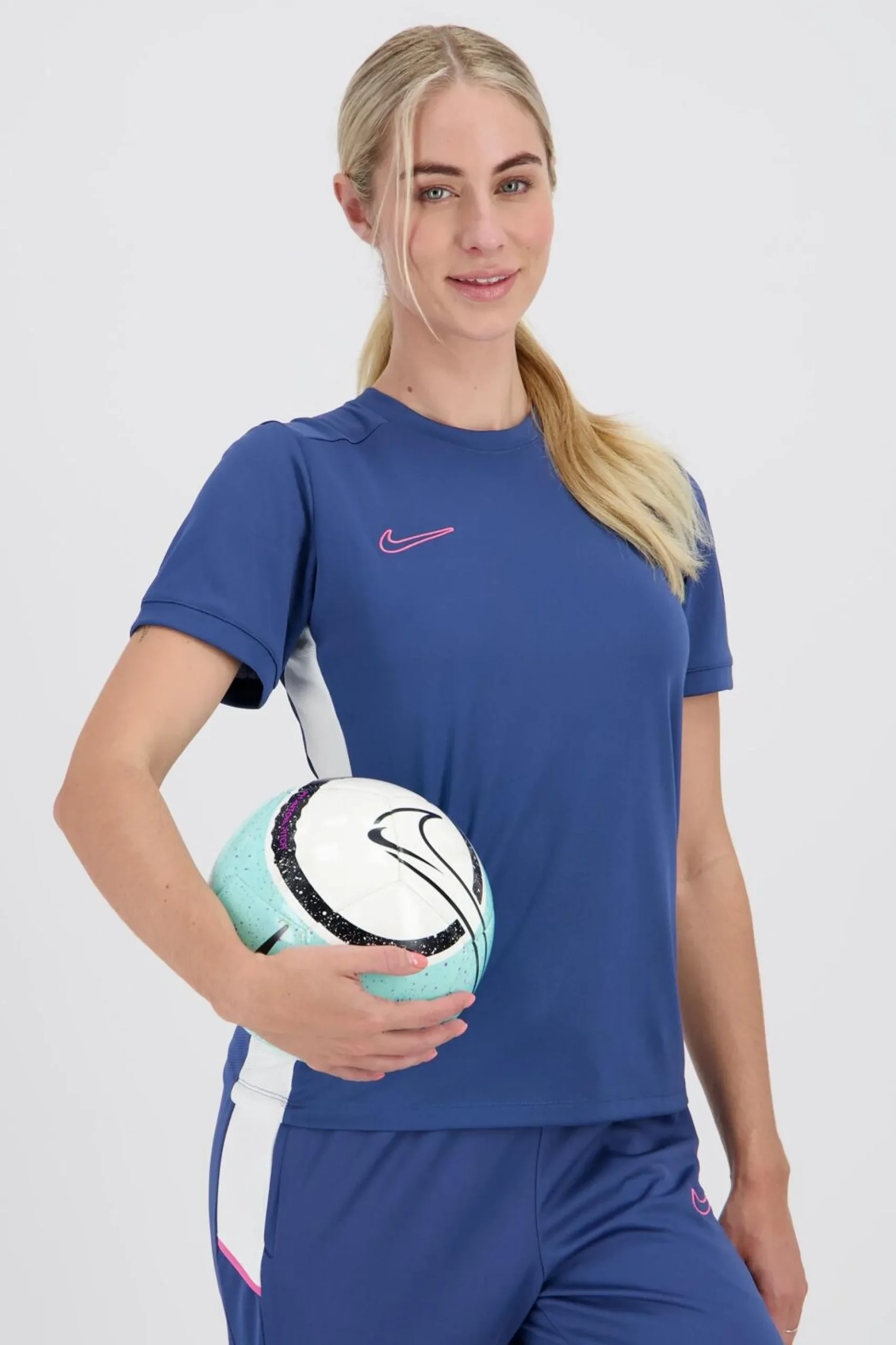 Camiseta Nike Academy 25