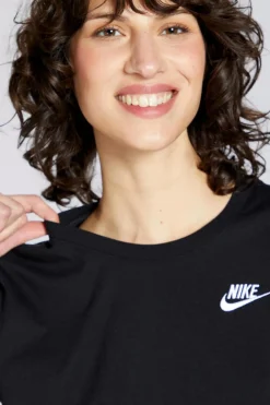 Nike Sportswear Club